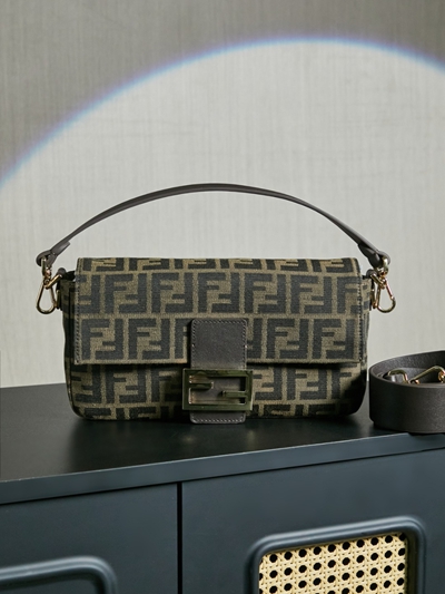 フェンディバッグ正面デザイン